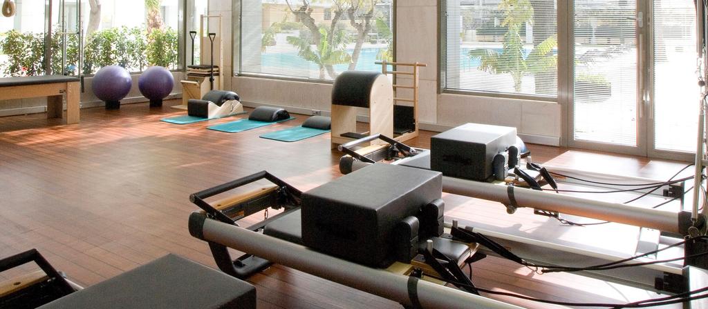 Personal Training Ύστερα από αρχική αξιολόγηση της φυσικής σας κατάστασης από τους εξειδικευμένους γυμναστές μας, καταρτίζεται το ιδανικό πρόγραμμα γυμναστικής για εσάς.