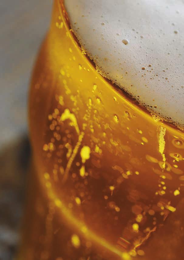 BEER & ΕΛΛΗΝΙΚΗ ΑΓΟΡΑ LAGER ΜΠΥΡΕΣ ΣΗΜΑΤΑ Β & Β I N E M A G A Z Mε τη λέξη Lager να σημαίνει «αποθήκη» και αναφέρεται στα υπόγεια, παγωμένα κελάρια όπου γινόταν η ζύμωση