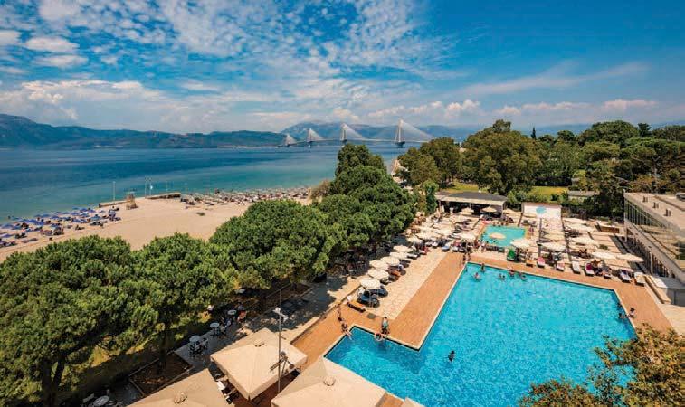 Μόλις 15 λεπτά από την Πάτρα, προσφέρει 225 δωμάτια, που τα χαρακτηρίζει η άνεση χώρων, η λειτουργικότητα και η πολυτέλεια.