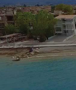 στη θάλασσα, με εποχική εξωτερική πισίνα,