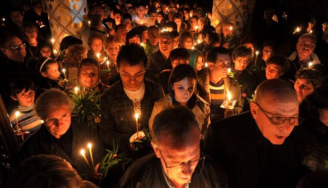 15 Ιουλίου 2018 Το φως του κόσμου Θρησκεία / Ιερός Άμβων Μητροπολίτης Λαρίσης Τυρνάβου Ιερώνυμος Με την ευρία της μνήμης των αγίων εξακοσίων τριάντα θεοφόρων Πατέρων, οι οποίοι συγκρότησαν την αγία Δ