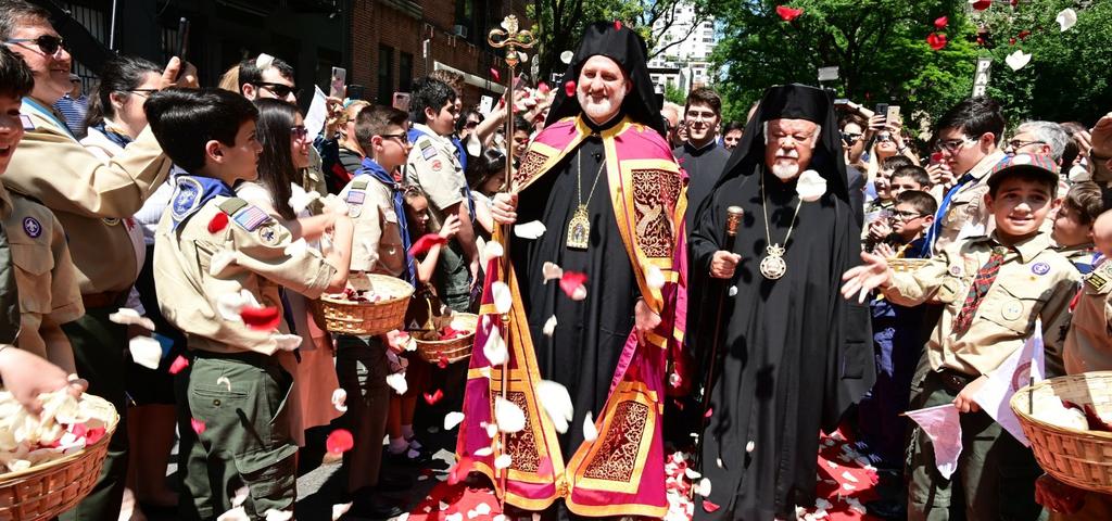 Ο µικρός Γιάννης -έτσι βαπτίσθηκε- γεννήθηκε στις 28 Νοεµβρίου 1967 στο χωριό της Πολίτισσας Λωξάντρας, στο Μακροχώρι Κωνσταντινουπόλεως.