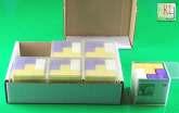 ΜΑΘΗΜΑΤΙΚΑ ΓΕΩΜΕΤΡΙΑ > Κύβοι Πεντόμινο, 7 Χρώματα, Σε Κουτί, 6 σετ 29,90 (πλέον ΦΠΑ) Κωδικός: 180556 5+ 42 Συσκευασία των 6 σε χαρτόκουτο.
