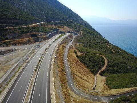 3. 9 Σταθμούς Εξυπηρέτησης Αυτοκινητιστών Στον Α/Κ Ευηνοχωρίου στη ΧΘ 27+220 (αμφίπλευρο) Στην Αμβρακία στη ΧΘ 86+215 (αμφίπλευρο) Στην Αμφιλοχία στη ΧΘ 100+560 (προς