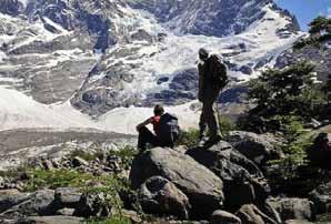 Trekking Κωδ. 12002 Κάλτσα trekking βαμβακερή. Μια μεσαίου πάχους κάλτσα για διάφορες χρήσεις, από καθημερινή εργασία μέχρι και περίπατο.