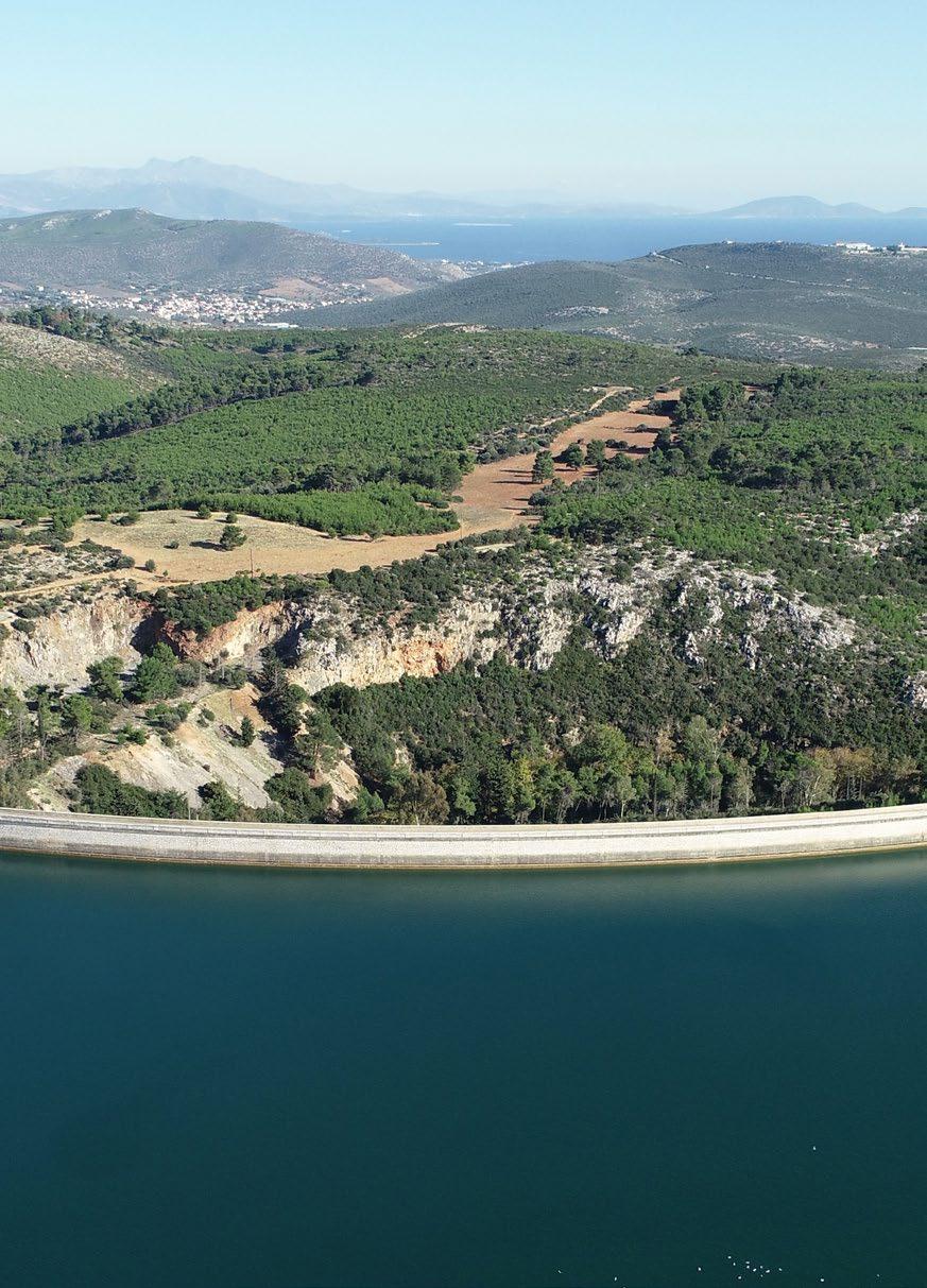 130 ΕΥΔΑΠ Όσον αφορά στη διασφάλιση της κάλυψης με πόσιμο νερό, αυτή γίνεται από το σύνολο των εγκαταστάσεων του δικτύου ύδρευσης. Το δίκτυο ύδρευσης αποτελείται από περίπου 14.