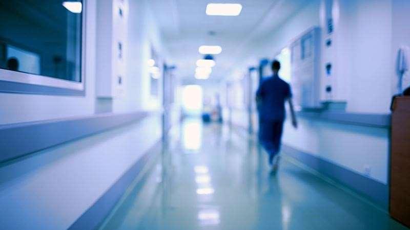 ΕΛΛΕΙΨΕΙΣ ΣΥΣΤΗΜΑΤΟΣ ΥΓΕΙΑΣ Σοβαρή έλλειψη βασικών ειδικοτήτων από την δημόσια υγεία π.χ. ενδοκρινολόγοι, γαστρεντερολόγοι, κ.ά.