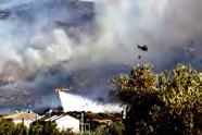 Καλύβια Θορικού_31 Ιουλίου Μεγάλη πυρκαγιά εκδηλώθηκε αργά το μεσημέρι της Δευτέρας, σε δασική έκταση στην περιοχή Καλυβίων Θορικού Αττικής.