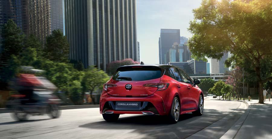 HYBRID WE CHOOSE HYBRID Το νέο Corolla Hybrid προσφέρει μια απολαυστική οδηγική εμπειρία.