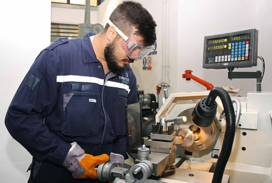 ΕΓΚΑΤΑΣΤΑΣΕΙΣ ΚΑΙ ΥΠΟΔΟΜΕΣ 25 ΠΡΟΣΟΜΟΙΩΤΗΣ ΥΨΗΛΗΣ ΤΑΣΗΣ HIGH VOLTAGE INSTALLATION Ο εγκατεστημένος στη Ναυτική Ακαδημία προσομοιωτής υψηλής τάσης της TRANSAS συνιστά μια πολύ εξειδικευμένη και