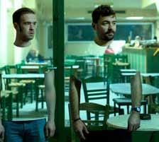 20:30 Έγκλημα & Τιμωρία Ginger Creepers Theater Band Θέατρο Ο Ρασκόλνικοβ, νιώθει μια βαθιά θέληση να ξεπεράσει τον εαυτό του και να υπερβεί τα όρια που του προβάλει η κοινωνία και διαπράττει τον