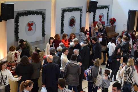 δυνατότητα να βρουν μεγάλη ποικιλία Χριστουγεννιάτικων δώρων.