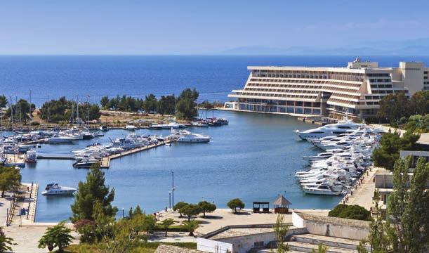 Πέρασμα στις ανατολικές ακτές με τον Αρμενιστή απ όπου θα δούμε από ψηλά και τη γαλήνια Σάρτη να ξεχωρίζουν για την γαλήνια ομορφιά τους. Επιστρέφουμε στο ξενοδοχείο μας.
