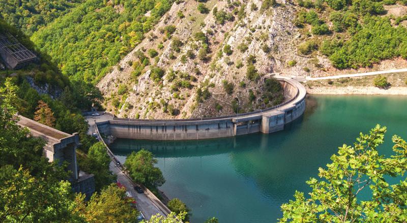 Πόσο μάλλον ένα γεμάτο Σαββατοκύριακο στο Περιβόλι της Παναγίας, την Αθωνική Πολιτεία όπου θα βιώσουμε τις λειτουργίες, το τελετουργικό, την Αγιορείτικη κουζίνα, θα περπατήσουμε σε μοναδικά