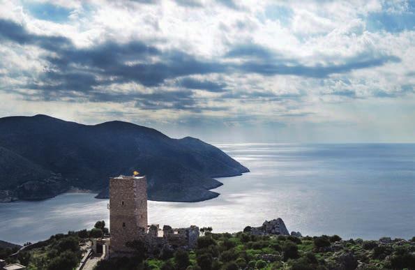 μαγαζάκι με παραδοσιακά προϊόντα! Θα συνεχίσουμε για περίπατο στην παλιά πόλη της Κυπαρισσίας, στους πρόποδες του λόφου τον οποίο στεφανώνουν τα ερείπια του ενετικού κάστρου.