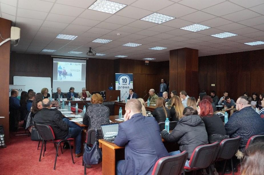 προωθήσει τα εκπαιδευτικά υλικά του