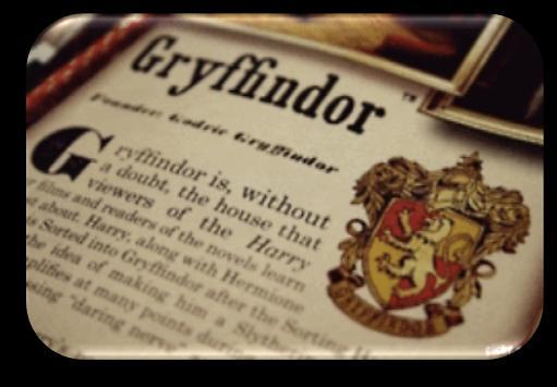 Αρχικά σας καλούμε να επιλέξετε αδελφότητα A. Gryffindor Γενναίος, Παθιασμένος, Ευγενικός B.