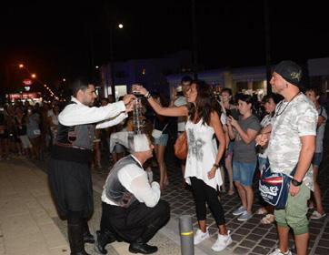 Στόχος είναι να καταστεί ο Δήμος Δερύνειας, ο πρώτος δήμος της ελεύθερης περιοχής Αμμοχώστου και από τους πρώτους παγκύπρια, που βάζει τέλος στο πλαστικό καλαμάκι.