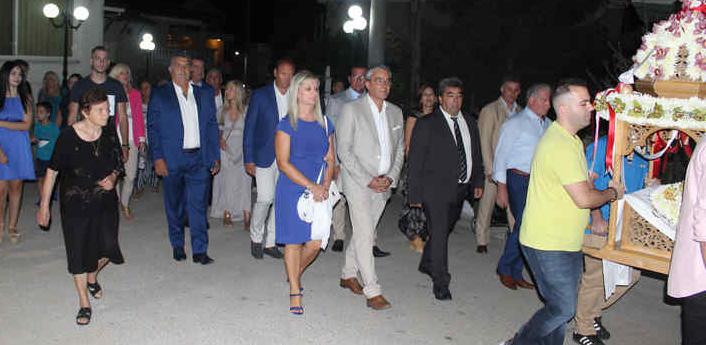 4 ΣΚΥΤΑΛΗ Με πλήθος κόσμου πραγματοποιήθηκαν τα εγκαίνια της πλατείας στον Άγιο Θωμά Η Δημοτική Αρχή, πιστή στις υποσχέσεις της, συνεχίζει να υλοποιεί έργα τόσο στο κέντρο όσο και στην περιφέρεια του