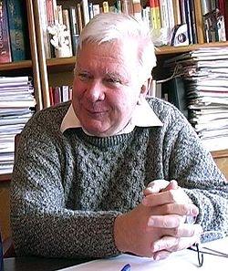 Professore al Courant Institute, ha ricevuto numerosi riconoscimenti, tra i quali il Wiener Prize (1975), il National Medal of Science (1986), Wolf Prize (1987) e l Abel Prize (2005).