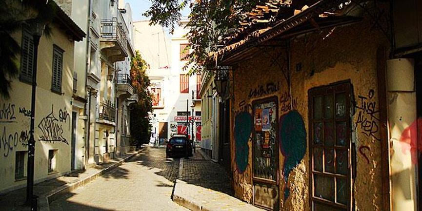 ΓΝΩΣΤΟΙ ΚΑΤΟΙΚΟΙ ΨΥΡΡΗ Κατά τη διάρκεια της Τουρκοκρατίας ο λόρδος Βύρων διέμεινε στην οικία του υποπροξένου της Αγγλίας Θεόδωρου Μακρή, όπου και γνώρισε την Θηρεσία