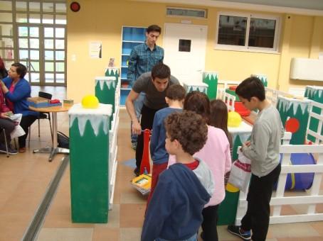 Με ημ πέναζμα ηςκ πνόκςκ ηα παηδηά είπακ ηεκ εοθαηνία κα γκςνίζμοκ αληόιμγμοξ ακζνώπμοξ