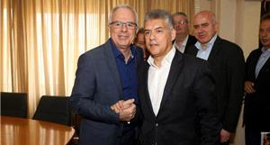 Να ξεκινήσει η αξιολόγηση Νέων Αγροτών και να αυξηθεί ο προϋπολογισμός στην απονιτροποίηση Να επιταχυνθεί ο ρυθμός υλοποίησης του Προγράμματος Αγροτικής Ανάπτυξης (ΠΑΑ) 2014-20 και να εκχωρηθούν οι