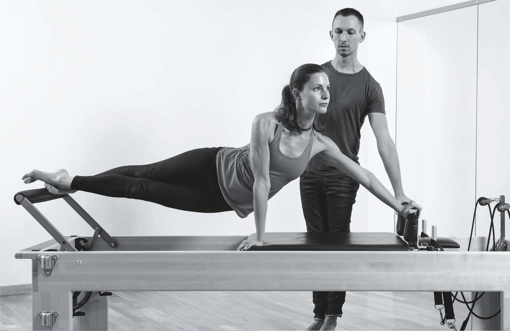 Η χρήση του Yoga Wheel θα δώσει τη δυνατότητα της εφαρμογής της μεθόδου σε απλές και δύσκολες ασκήσεις κάτω από μια νέα εντελώς διαφορετική γωνία.