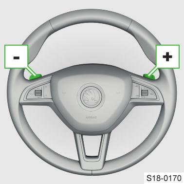 126 Εκκίνηση και οδήγηση Λειτουργία οδήγησης του οχήματος Χειροκίνητη επιλογή μιας σχέσης με τον παλινδρομικό διακόπτη που βρίσκεται στο τιμόνι Για ενεργοποίηση, πατήστε τον παλινδρομικό διακόπτη - ή