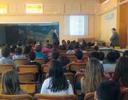 Έγιναν ερωτήσεις και ακολούθησε συζήτηση που βοήθησε στην καλύτερη κατανόηση των αιτιών που προκαλούν ατυχήματα, καθώς και των τρόπων πρόληψης και αποφυγής τους.
