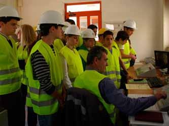 Το Πρόγραμμα βοηθά τους νέους να κατανοήσουν την έννοια της επιχειρηματικότητας, το ρόλο των επιχειρήσεων στην παγκόσμια οικονομία, την αξία της ανταγωνιστικότητας και της καινοτομίας παράλληλα με
