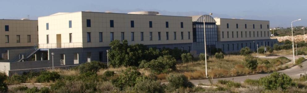 2.7. ΚΣΙΡΙΟ Σο κτίριο που ζγιναν οι μετριςεισ είναι το κτίριο με κωδικό Κ1 του Πολυτεχνείου Κριτθσ (Εικόνα 5), ςτο οποίο ςτεγάηεται από το 1997 μζροσ των εγκαταςτάςεων του Σμιματοσ Μθχανικϊν