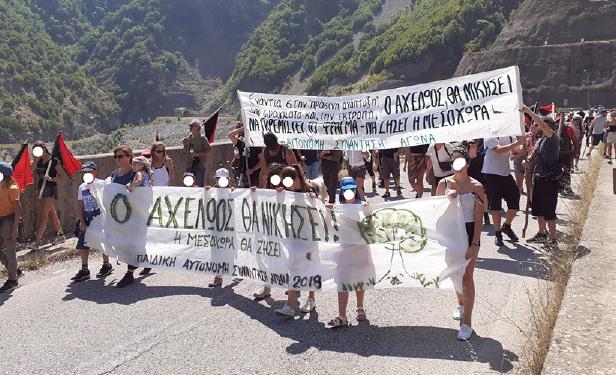 Όσον αφορά ειδικά τον ελλαδικό χώρο, αυτή η επίθεση έχει κλιμακωθεί τα τελευταία χρόνια, με σειρά καταστροφικών, μικρών και μεγάλων, έργων τόσο στην ύπαιθρο όσο και μέσα στις πόλεις.