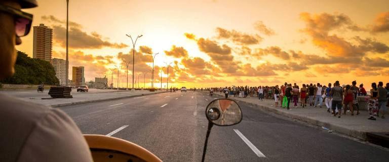 Προαιρετικές εκδρομές & δραστηριότητες ΑΒΑΝΑ Ολοήμερη εκδρομή στις Τεράσας Πρωινή αναχώρηση για την Κουβανική ύπαιθρο κατευθυνόμενοι δυτικά στην περιοχή της οροσειράς Sierra Rosario, για να