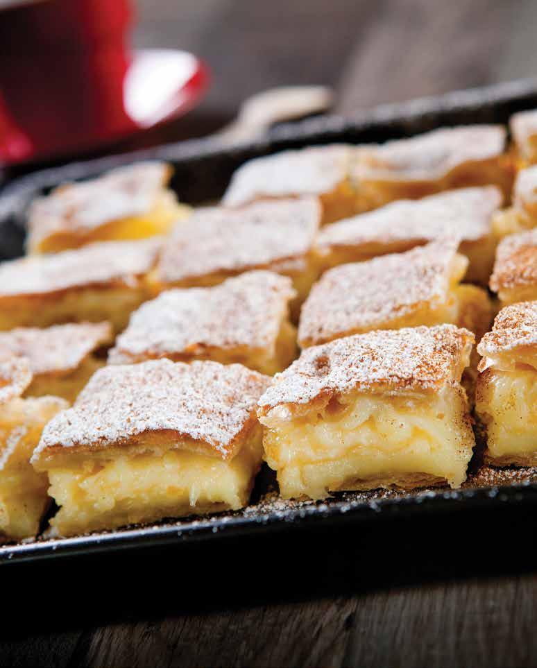 Crispy pastry, rich cream filling with the sweet scent of vanilla, and a full flavour that tickles the palate.