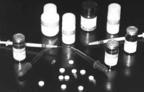 Οη επηπηώζεηξ από ηε πνήζε ηςκ κανθςηηθώκ Κανθςηηθά Πα κανθςηηθά είκαη μοζίεξ πμο πνμθαιμφκ ηζπονή ελάνηεζε ελαηηίαξ ηεξ επίδναζήξ ημοξ ζε θάπμηεξ πενημπέξ ημο εγθεθάιμο.
