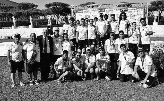 318 Gli azzurrini festeggiano la vittoria del Circuito Youth