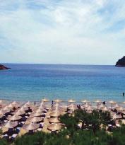 δεδομένη τη σημερινή οικονομική κρίση, να επωμισθούν τα έξοδα των παιδιών τους σε θερινές κατασκηνώσεις.