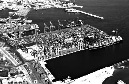 Βορά στο κεφάλαιο και τους ιμπεριαλιστικούς σχεδιασμούς τα λιμάνια Με το νομοσχέδιο που ψήφισε την Πέμπτη 21 Φλεβάρη στη Βουλή, η κυβέρνηση ΣΥΡΙΖΑ συνεχίζει την πολιτική παράδοσης των λιμανιών στο