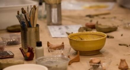 και διακόσμησης πήλινων αγγείων Απευθύνεται σε
