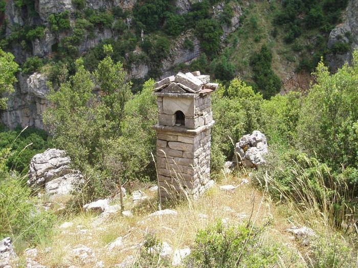απελευθέρωση εκ μέρους συνένωση Την ανεξαρτησία συνείσφεραν κρύβονς κρησφύγε κλεπαίτες Κλεπαγίτη Σιαφάκα προχωρώνς εποχής 1833 Δήμο περίοδο ανήκε Προσχίου, ο Πρωκαπετάνιος ς πρωστάτησαν σ δίνονς