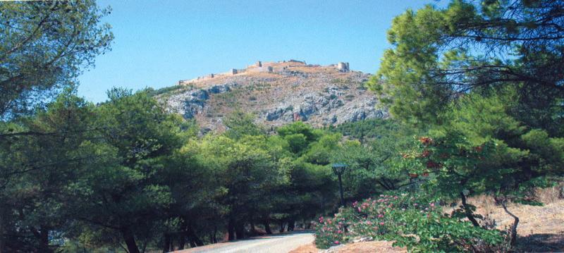 Η Αρχαύα Ακρϐπολη του Ωργουσ (υψ. 289μ.) αποτελοϑμενη ςτο κϋντρο απϐ Κυκλώπεια τεύχη (1800 π.φ.) πϊνω ςτα οπούα ϋχουν χτιςθεύ ϊλλα Ρωμαώκϊ και Ενετικϊ. Κοντϊ ςτα τεύχη υπϊρχει ναϗςκοσ τησ Αγ.