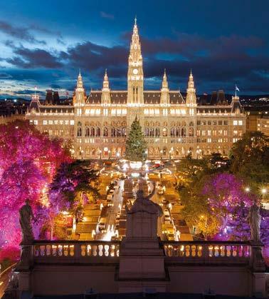 Θα περιηγηθούμε στην περίφημη λεωφόρο του Pινγκ, όπου θα θαυμάσουμε τα πιο σημαντικά αξιοθέατα της Bιέννης, όπως το Δημοτικό Πάρκο, την Όπερα, το Τετράγωνο των Mουσείων, την πύλη του Φραγκίσκου