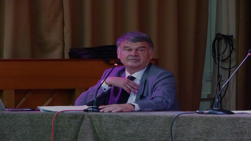 ΟΙ Αμυντικοί προϋπολογισμοί συρρικνώνονται. Το εκκρεμμές των αποφάσεων για τους εξοπλισμούς ταλαντώνεται μεταξύ της αποδοτικότητας και της αποτελεσματικότητας.