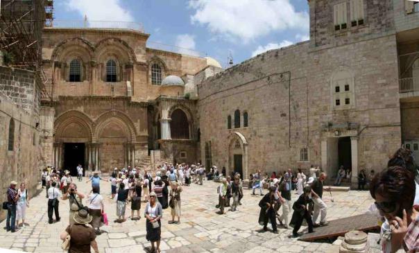 6 η Ημζρα, άββατο 19 Ιανουαρίου 2019 Εορτή των Φώτων, Ιερουςαλήμ Ραρακολοφκθςθ τθσ Ρατριαρχικισ Θείασ Λειτουργίασ ςτον Ναό τθσ Αναςτάςεωσ του Κυρίου μασ.