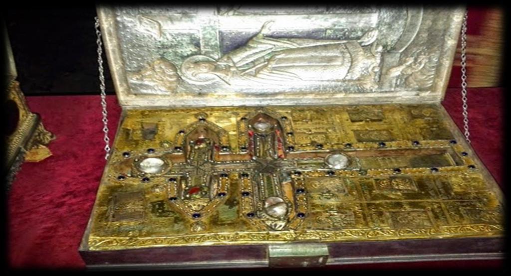 Η λειψανοθήκη έχει εντοπίσει αρκετά τεμάχια Τιμίου Ξύλου στο Άγιον Όρος ανατρέχοντας σε ξενόγλωσση κυρίως βιβλιογραφία, αλλά δεν έχει φωτογραφίες από αυτά εκτός σύντομων περιγραφών των σταυροθηκών