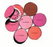 Joli Blush, Clarins, μακράς διάρκειας ρουζ, με χρωστικές με έντονη διορθωτική δύναμη.
