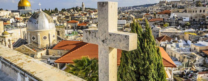 (Στη Μονή λειτουργεί έκθεση με διάφορα προς αγοράν είδη και κρέμες Νεκράς Θαλάσσης γνωστής φίρμας σε πολύ καλές τιμές).