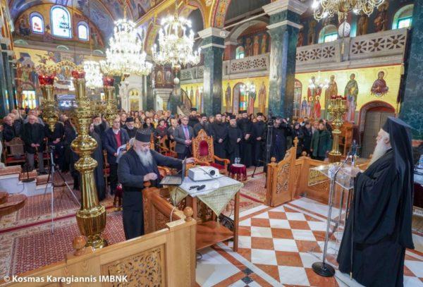 Στην συνέχεια ακολούθησαν οι εισηγήσεις κατά τις οποίες προέδρευσε ο Καθηγητής Παιδαγωγικής Πανεπιστημίου Ιωαννίνων, κ. Ιωάννης Φύκαρης.