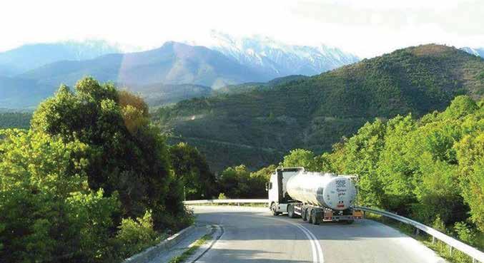Tο 2018 η ΔΕΛΤΑ χορήγησε για 2 η χρονιά υποτροφίες σε 25 παιδιά κτηνοτρόφων συνεργατών της και νέους που ασχολούνται με την κτηνοτροφία Η ΔΕΛΤΑ θεωρεί την εκπαίδευση και τη συνεχιζόμενη επαγγελματική